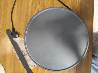 Crepera eléctrica con espátula