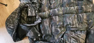 Cazadora acolchada camuflaje