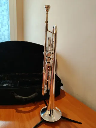 Trompeta Bach Plateada VBS 1S37