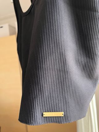 Top deportivo negro Talla M/L