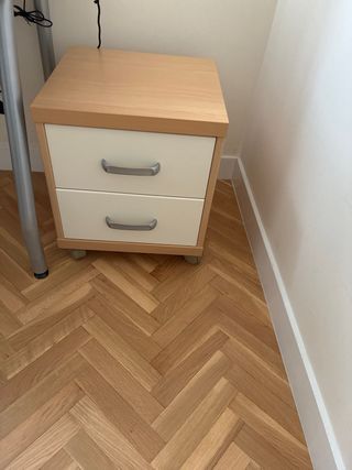 Habitación juvenil con cajones ,nido y escritorio