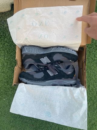 New Balance 2002R Black