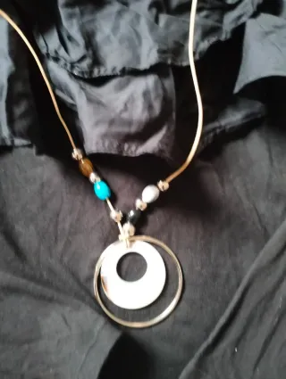 Conjunto falda, blusa y colgante Talla M/Única