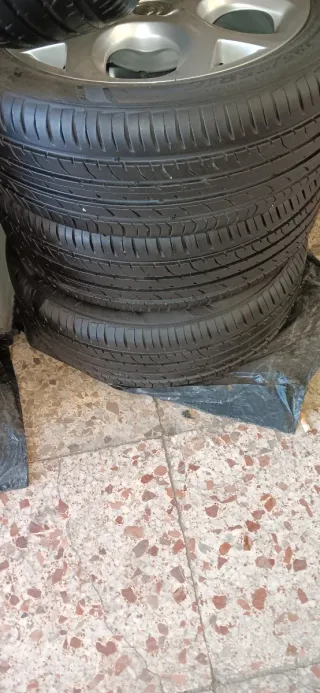 Llantas y neumáticos 195/55R16