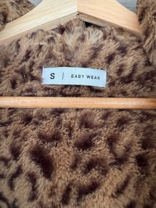 Chubasquero charol negro con forro Talla S