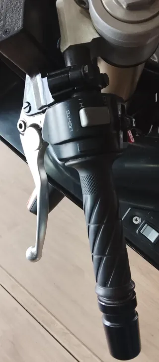 YAMAHA FZR 1000 EXUP