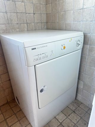 Secadora Zanussi Dual Temperature