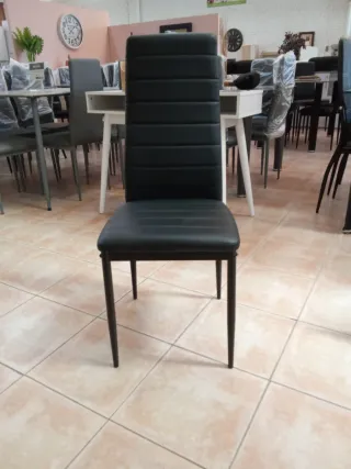 Silla de comedor o cocina.