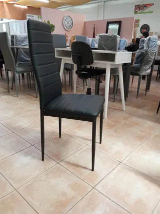 Silla de comedor o cocina.