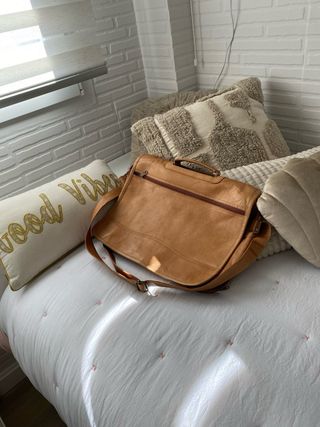 Maletín de piel marrón