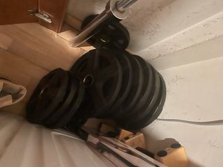 Banco de pesas y mancuernas