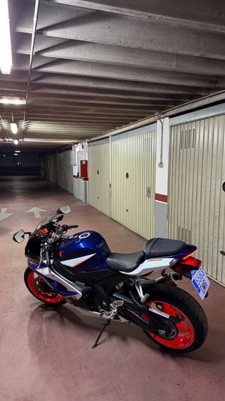 Suzuki GSXR 1000 Ed Yoshimura K5