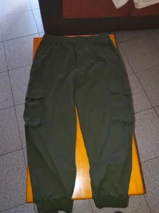 Pantalones cargo verde oliva