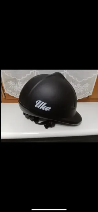 Casco da equitazione nero
