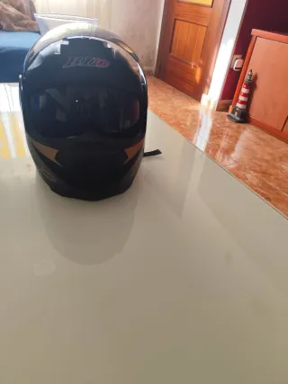Casco Moto Integral BLD Negro y Dorado