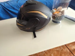 Casco Moto Integral BLD Negro y Dorado