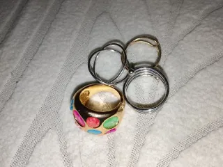 Lote bisutería: pulseras negras y verdes