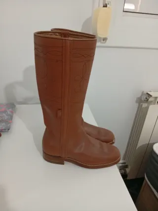 Botas camperas piel marrón Talla 36