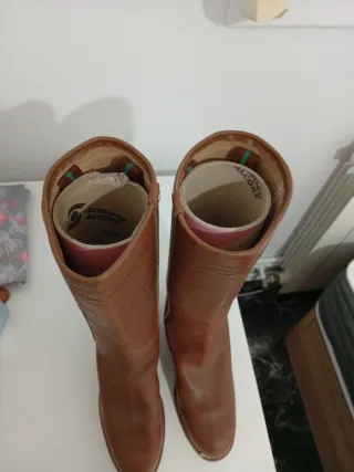 Botas camperas piel marrón Talla 36