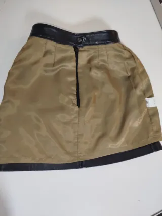 Falda de piel de ovino negra