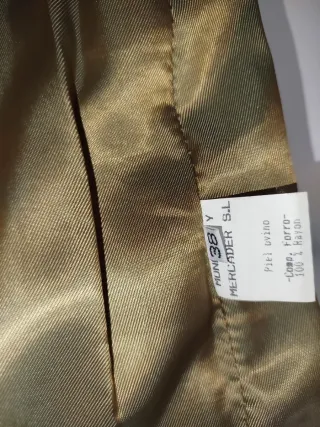 Falda de piel de ovino negra