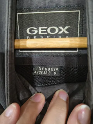 Gabardina Geox Marrón .