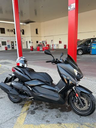 Yamaha XMAX 400