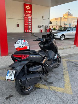 Yamaha XMAX 400