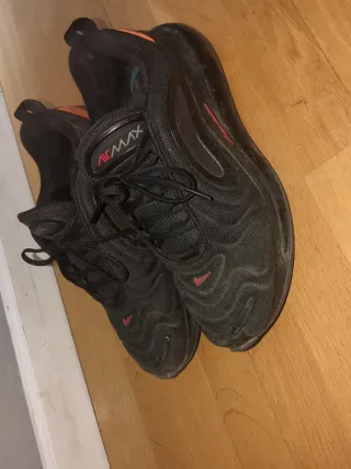 Zapatillas Nike Air Max 720 Negras Rojas