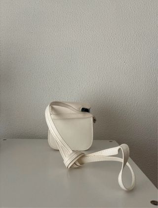 Instax Mini 11 azul pastel + funda + 14 fotos