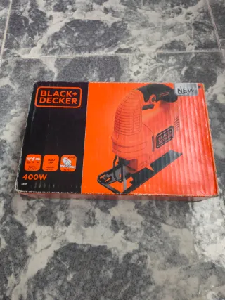Sierra de calar Black+Decker naranja