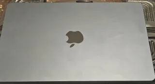 MacBook Air M3 256GB Medianoche 13 pollici 16GB RAM