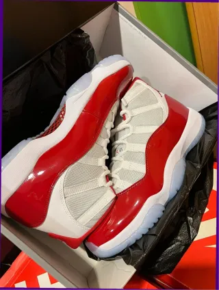 Jordan 11 Rojo Blanco Talla 43 Nuevas
