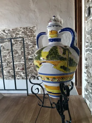 Jarrón de cerámica grande pintado a mano