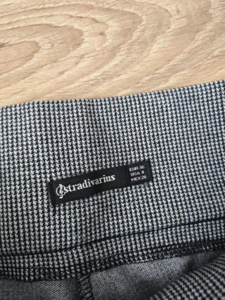 Leggings Stradivarius pata de gallo