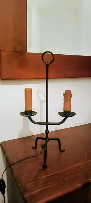 Lámpara de mesa metal negra