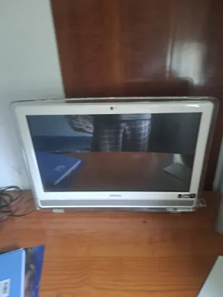 Ordenador MSI Blanco