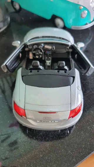 Audi TT Roadster 8J, tamaño 1:24