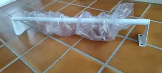 Barra de dominadas blanca marca PullUp&Dip