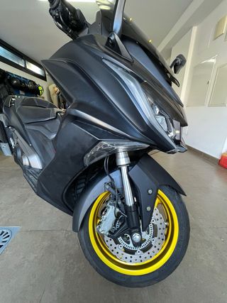 AK 550 Negra