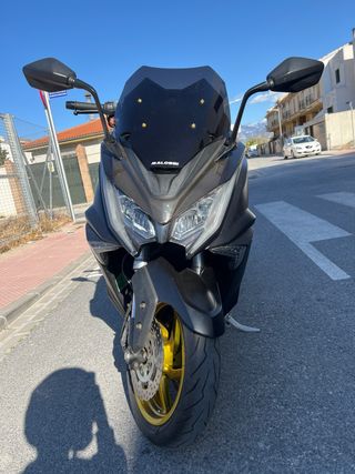 AK 550 Negra