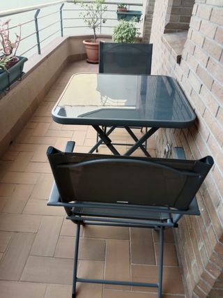 Mesa y 2 Sillas Plegables Gris