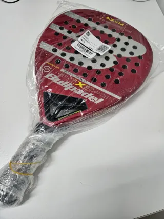 Pala de pádel Bullpadel nueva