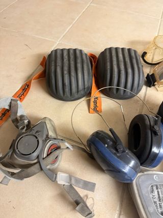 Lotto DPI: cuffie, occhiali, maschera, guanti