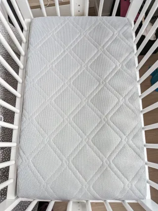 Minicuna colecho + colchón. Regalo juego y sabanas