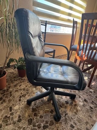 Silla de escritorio negra