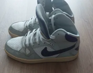 Nike Force Blancas y Grises