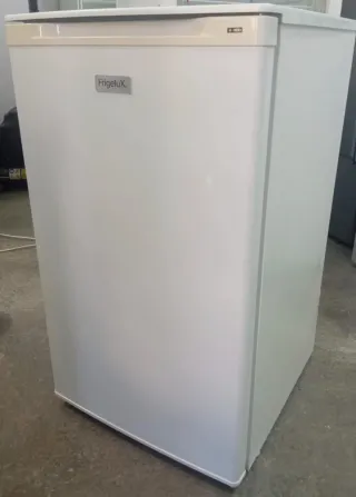 Congelador vertical FrigeluX A+ por solo 140€!