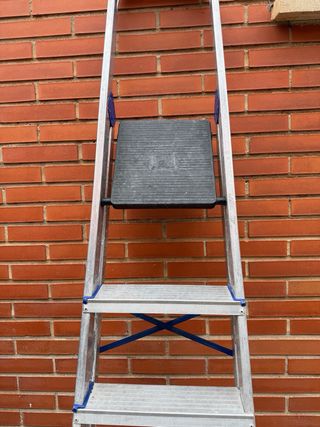 Escalera de aluminio plegable