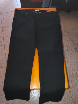 Pantalones negros